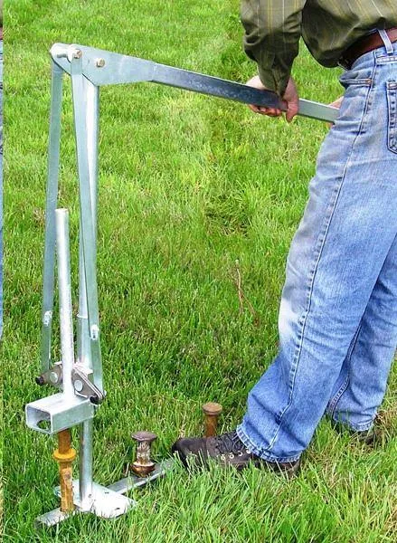 Jackjaw 302 Manual Stake Puller 29" Tall